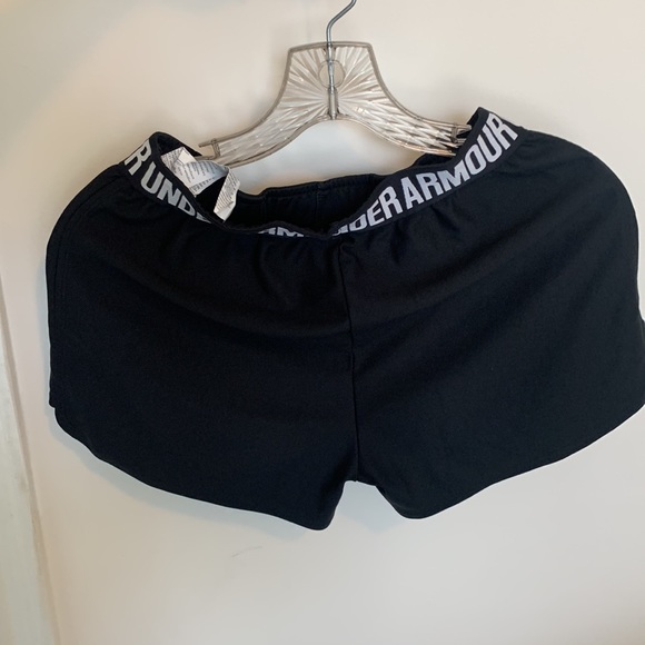 Underarmour athletic shorts - Picture 2 of 3